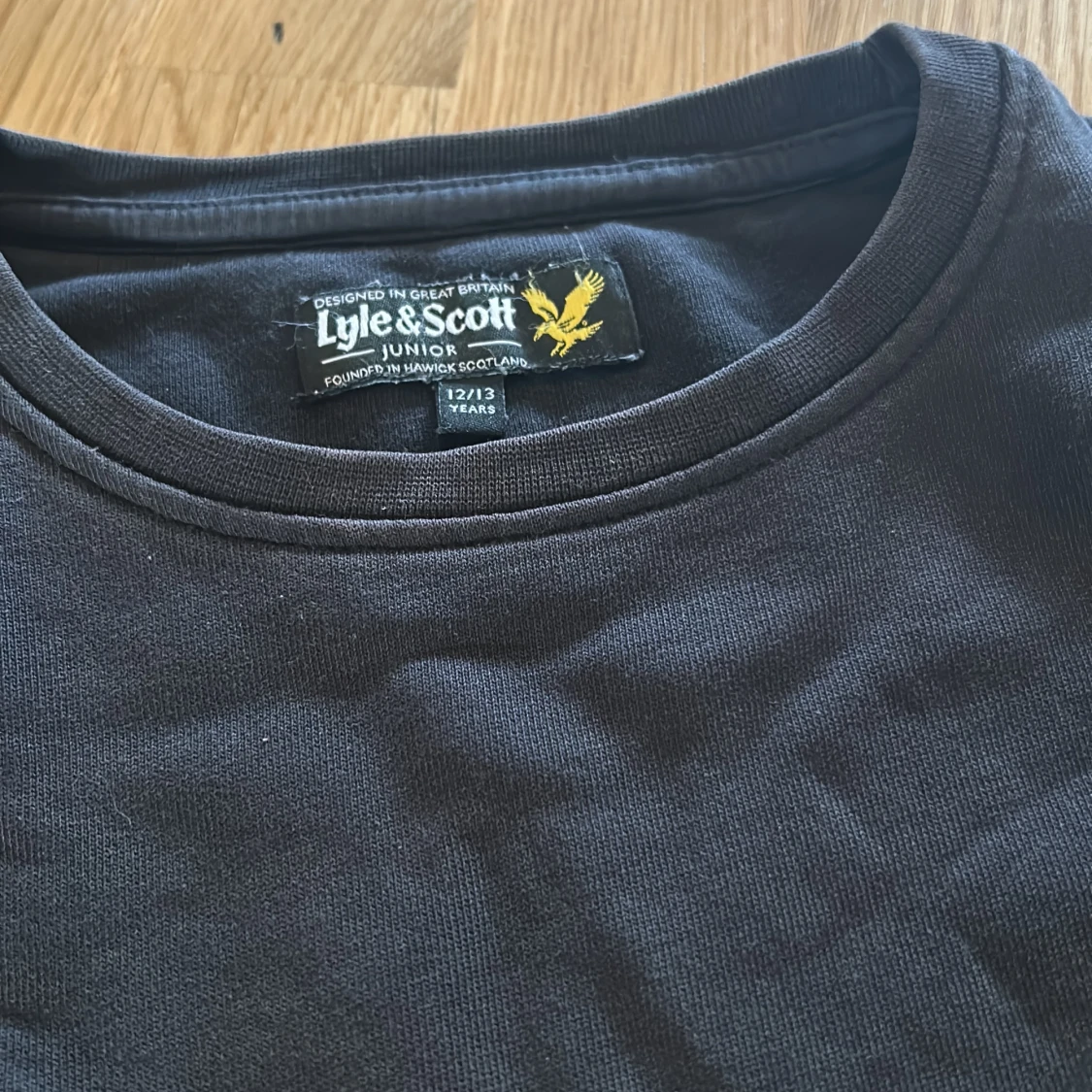 Mörkblå långärmad tröja från Lyle & Scott - 1