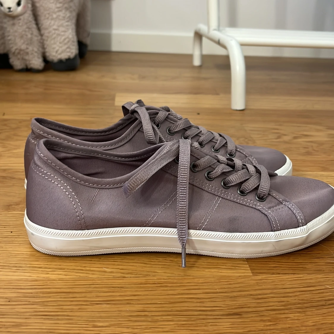 Ljuslila sneakers från Race Marine - 1