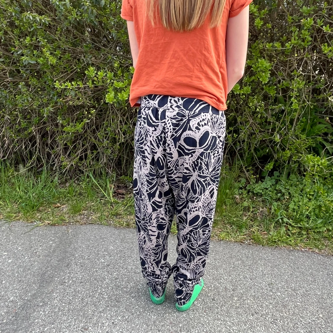 Svartvita mönstrade byxor från Pomp de Lux - 2