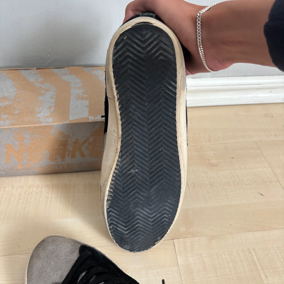 Golden Goose svart/vit sneakers - 2