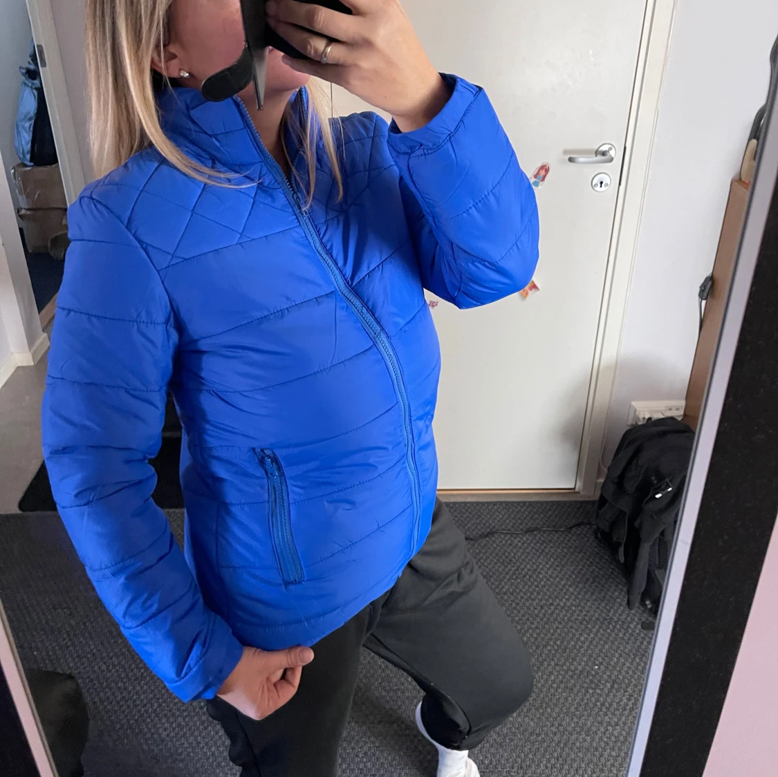 Blå pufferjacka med dragkedja - 3