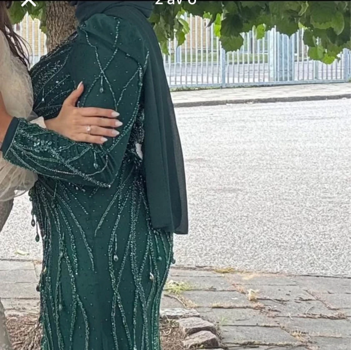 Grön lång glittrig balklänning - 3