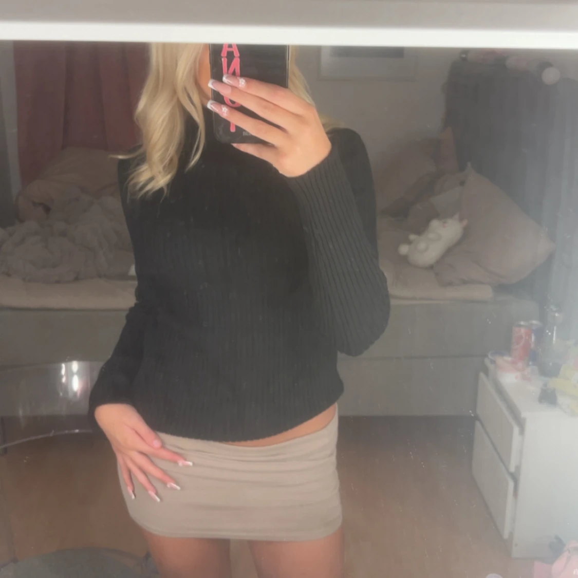 Svart ribbad polotröja