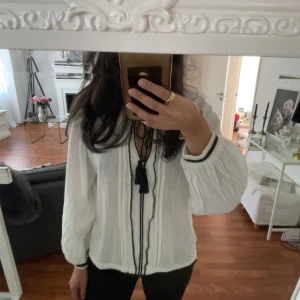 Zara blus  - Storlek s 