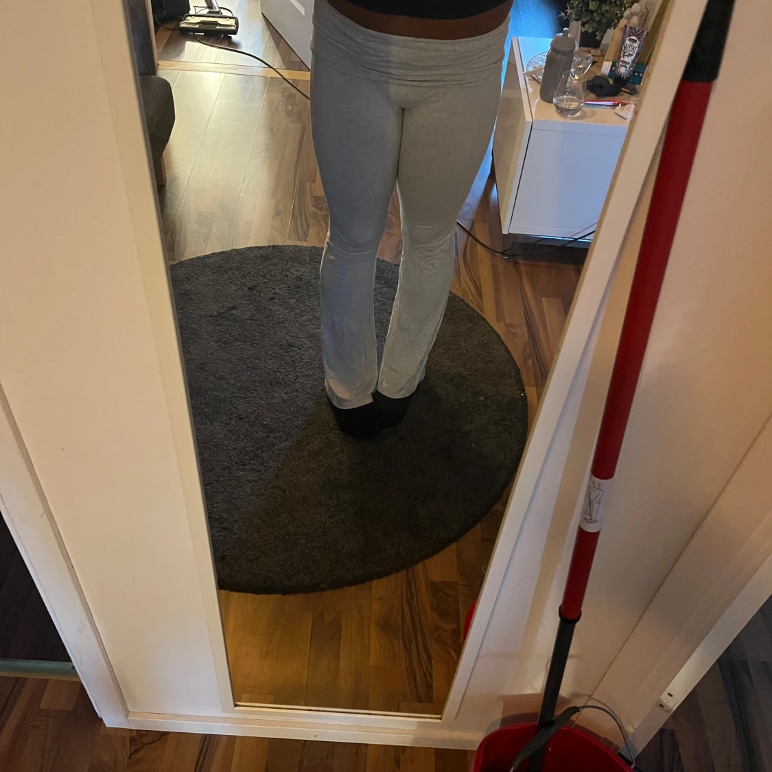 Ljusgrå yogapants med bootcut - 2