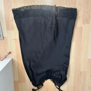 Silke - Snygg silkes nattlinne men kan även användas som klänning använd 1 gång 