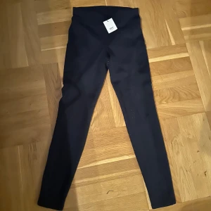 Helt nya ridbyxor - Helt nya ridbyxor från CRW med lappen kvar! Kostade 499kr nypris! 