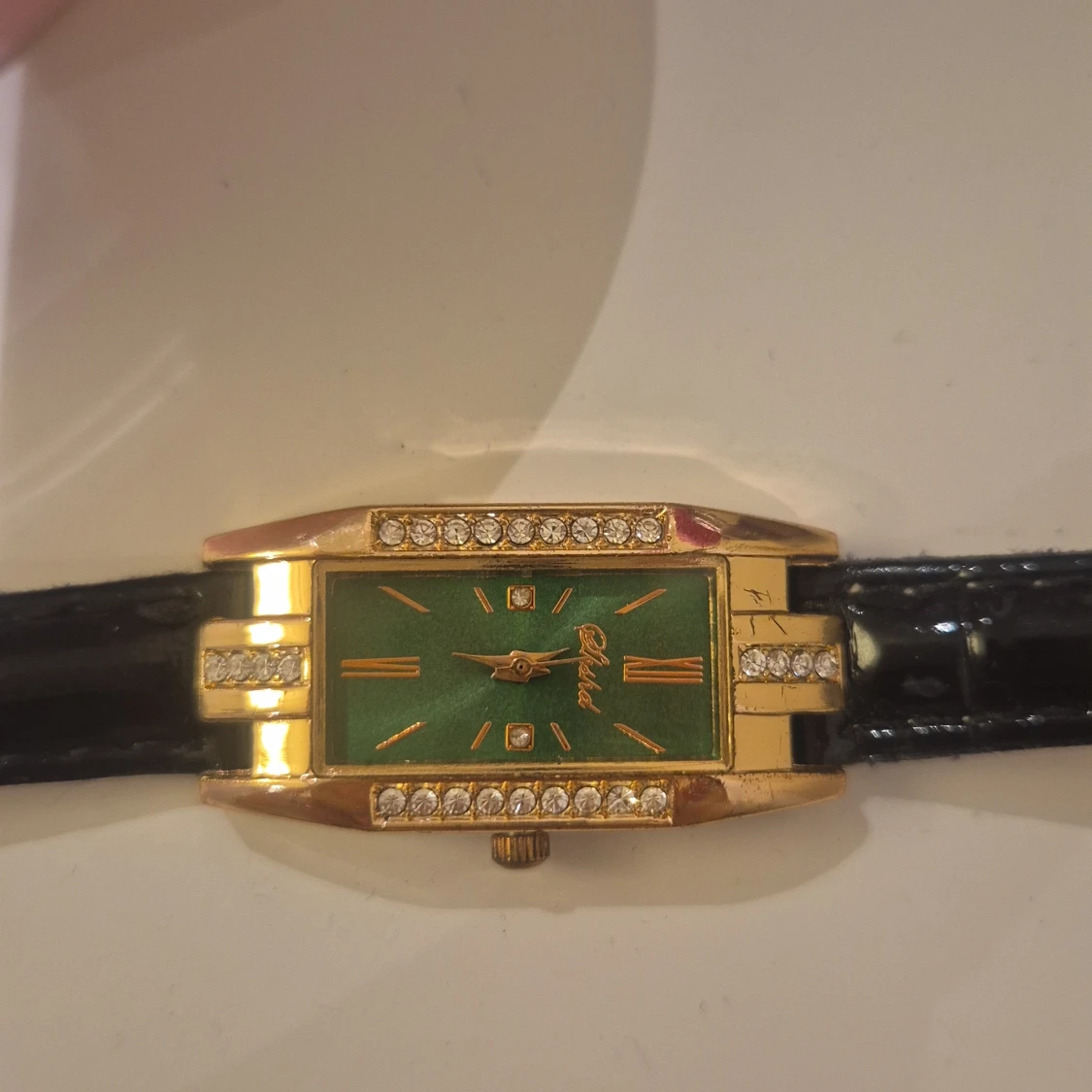 Grön och guldig klocka med strass - 1