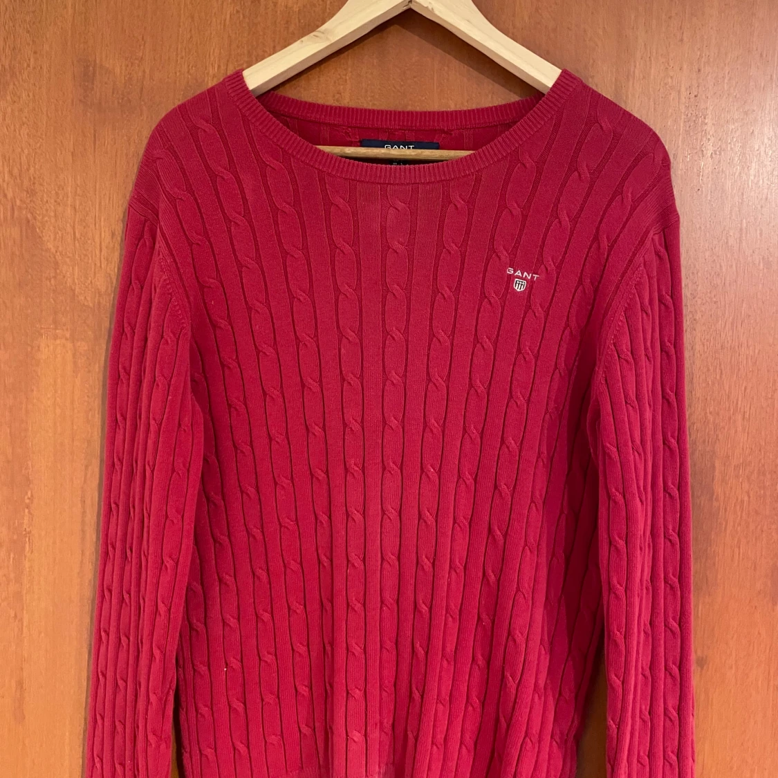 GANT Cotton Cable C-Neck – Röd stickad tröja - 1