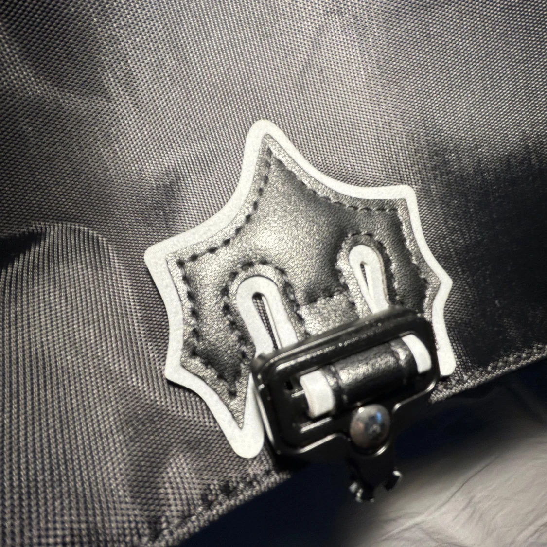 Svart axelväska från Trapstar - 4