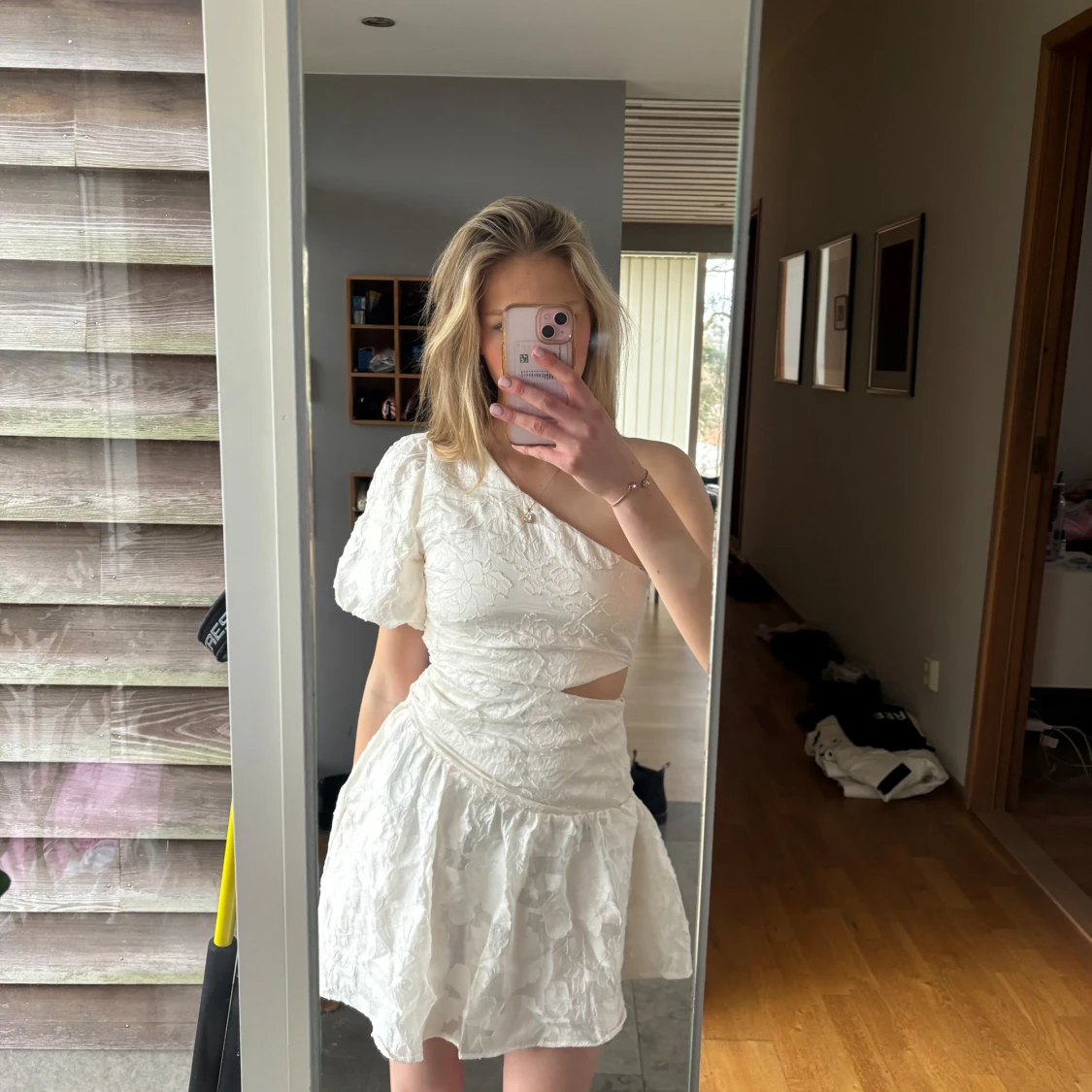 Assymetrisk studentklänning