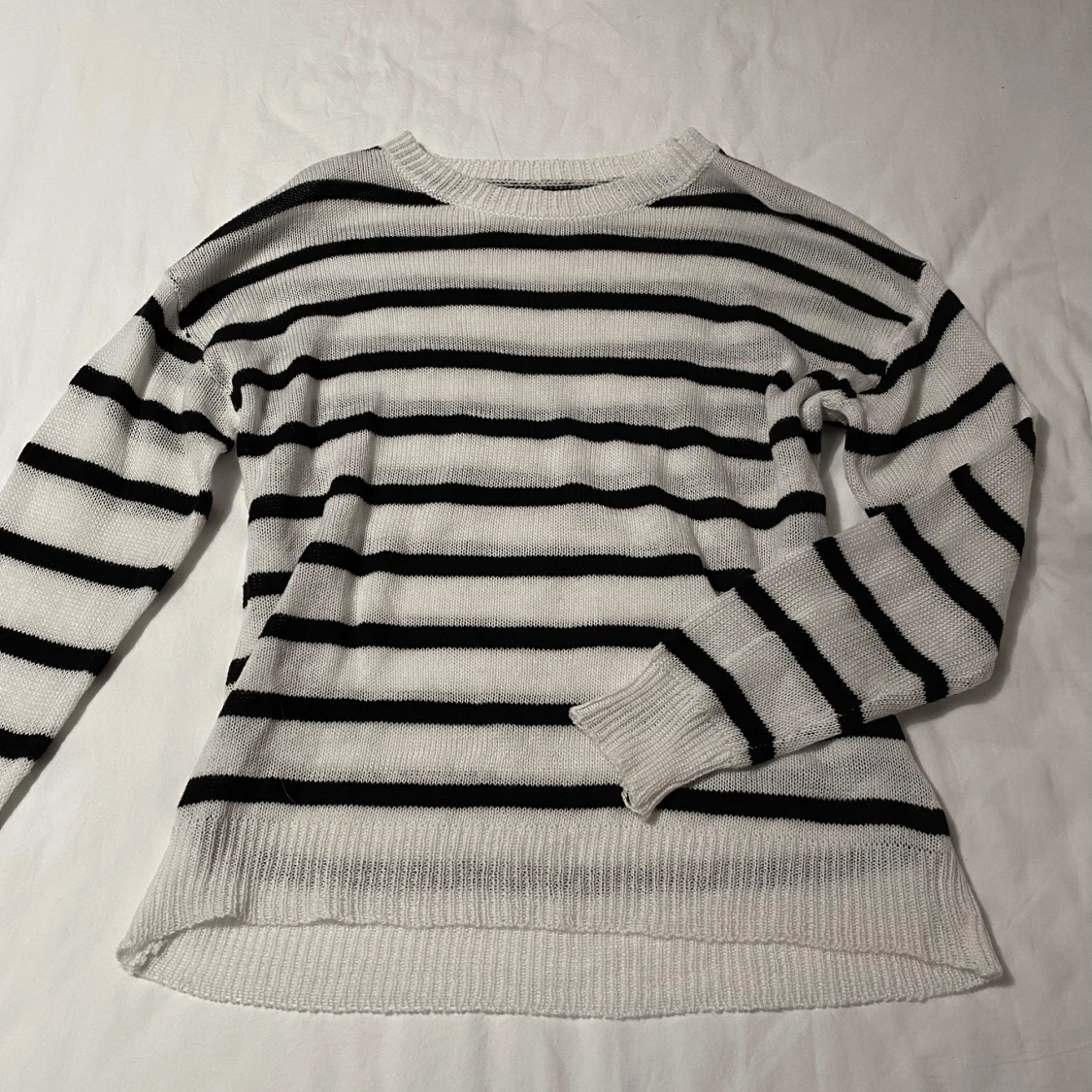 Randig stickad tröja