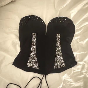 Fest topp/korsett - Säljer en oanvänd och snygg fest topp💞💞