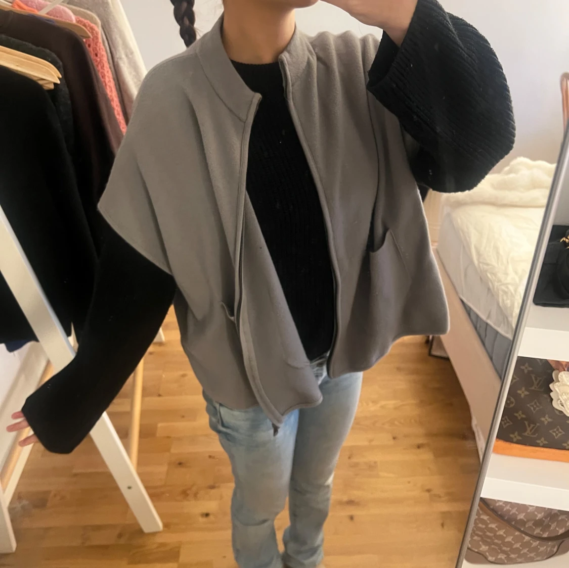 Grå poncho från Zara  - 1