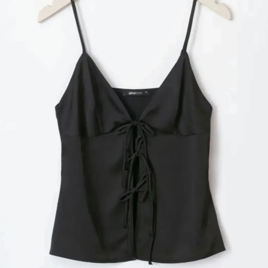 Svart satinlinne från Gina Tricot - 3