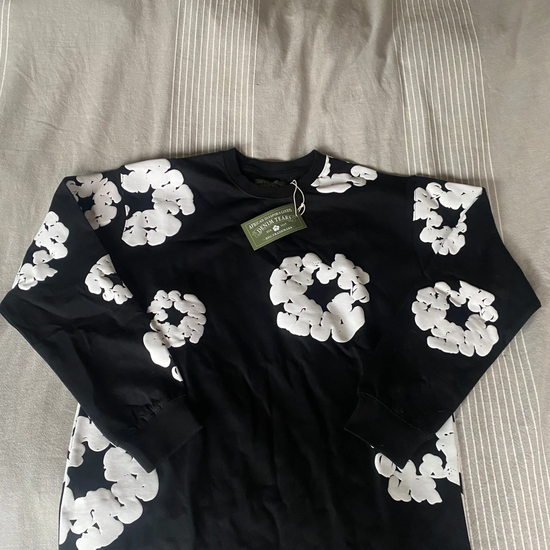 Svart tröja från Denim Tears