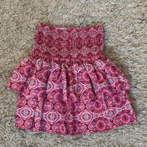 Kjol - En kjol jag köpte på en marknad i Spanien💞Liknar den från meet me there. Inbyggda shorts