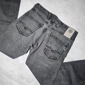 Replay jeans - Replay jeans | Modell Anbass | Super bra skick | Storlek W31 L32. 