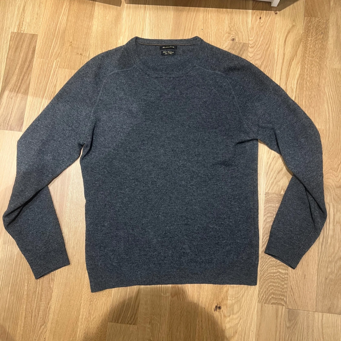 Grå kashmir tröja från Massimo Dutti