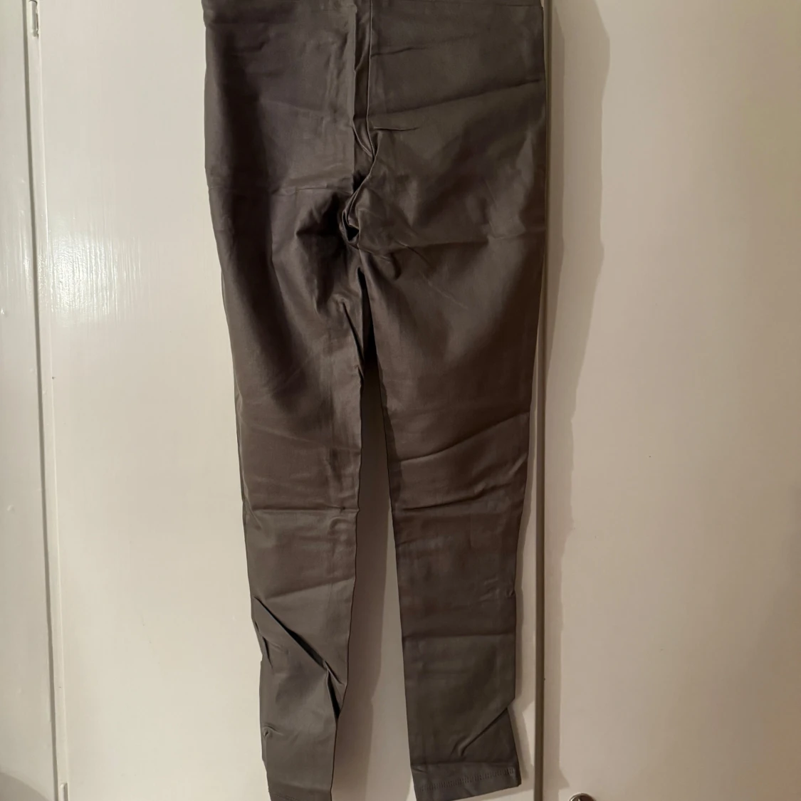 Grå läder byxor från Soyaconcept - 3