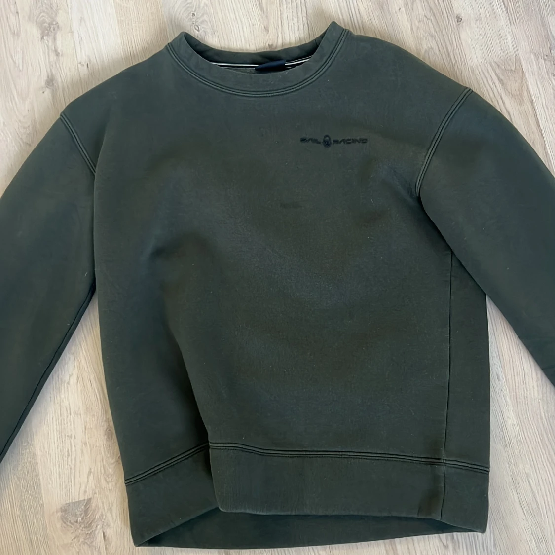 Grön tröja från Sail Racing