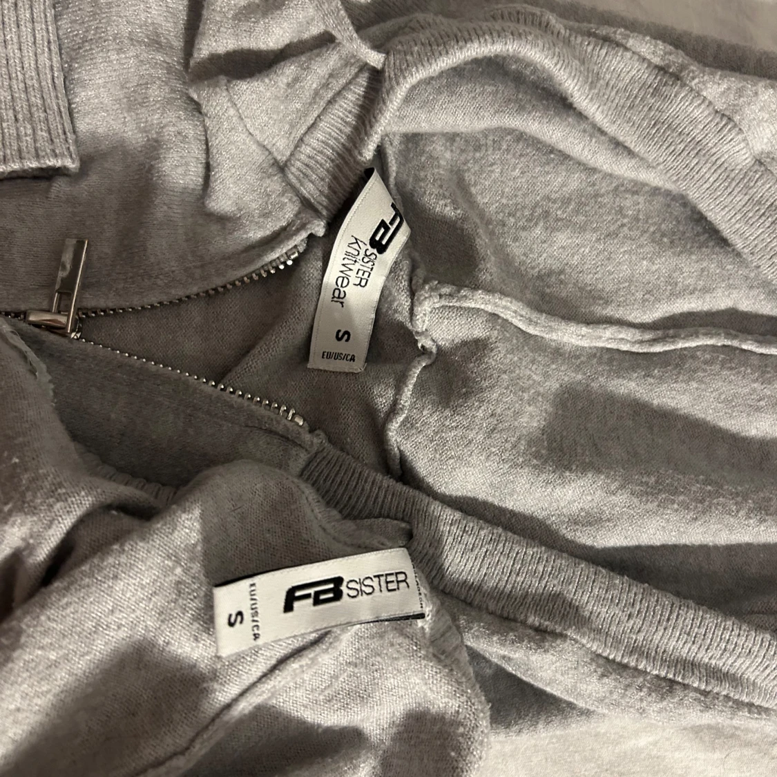 Grå hoodie med matchande byxor - 4