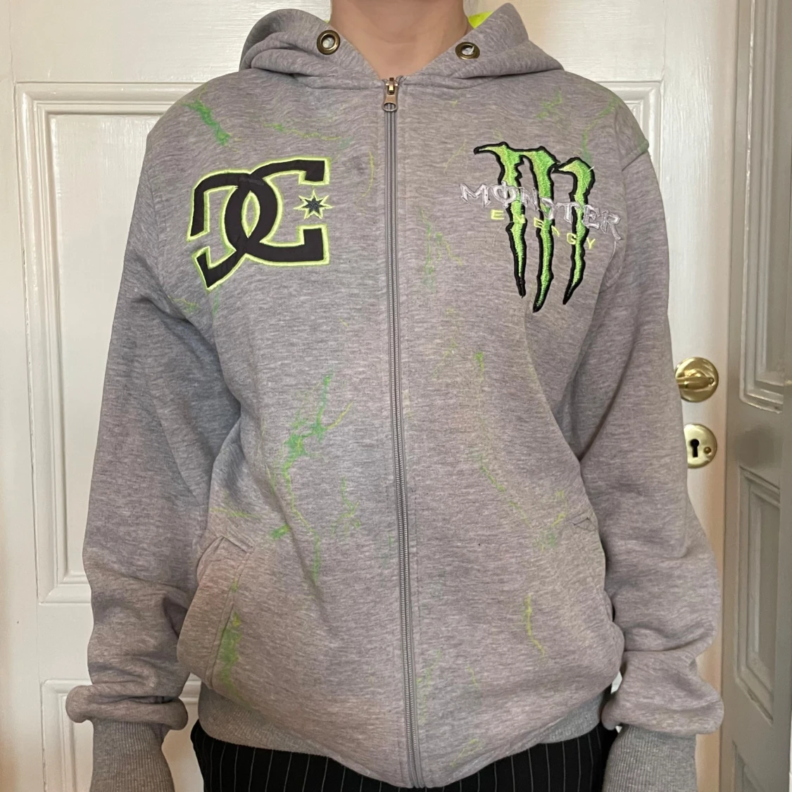 Grå DC x Monster hoodie med dragkedja - 1