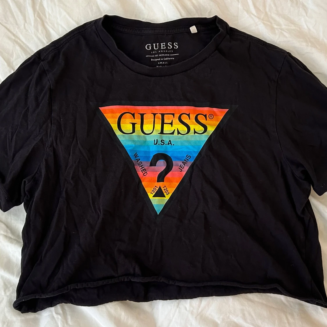 croptop från ”Guess”