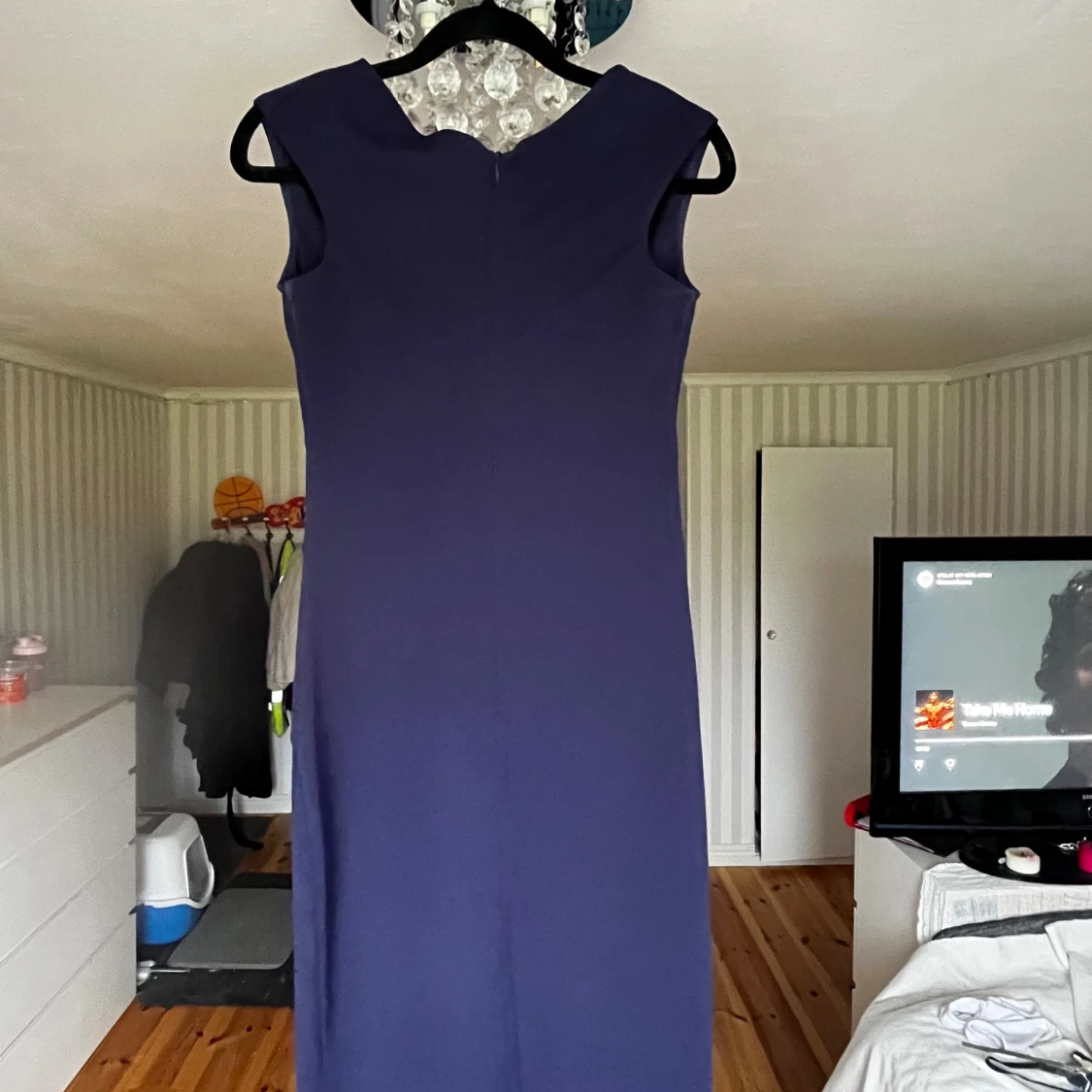 Mörkblå omlottklänning i storlek 36 - 2