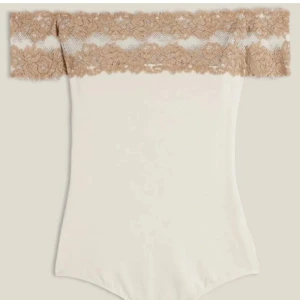 intimissimi body - body från intimissimi. går ej att få tag på längre. står stl M men mer som en S. köp i bundles för ett billigare pris🥰