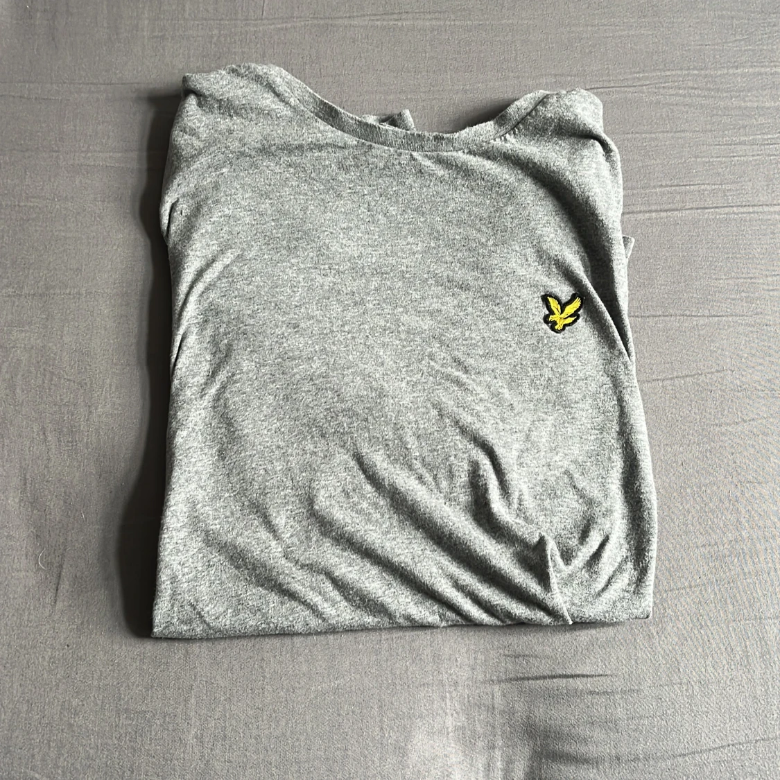 Grå t-shirt från Lyle & Scott