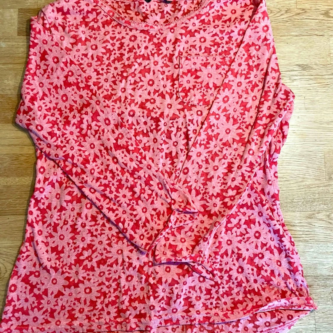 Blommig långärmad tröja från George