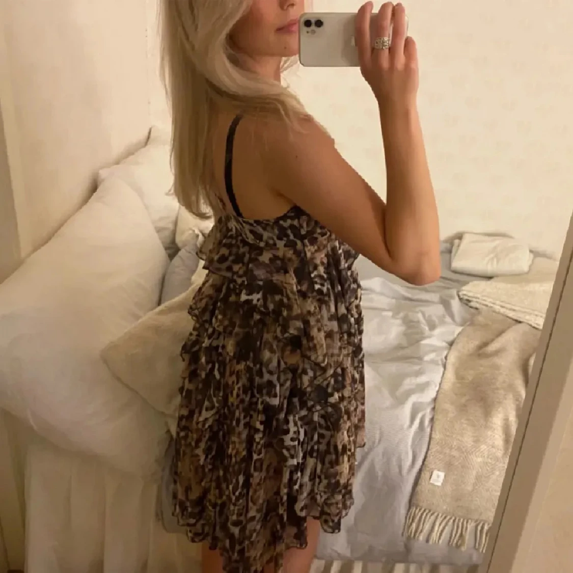 Leopardmönstrad volangklänning - 2