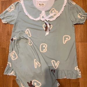 Pyjamas  - Använd några gånger 