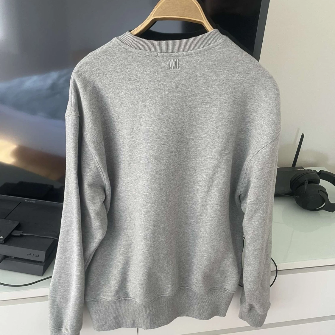 Grå sweatshirt från AMI Paris - 1