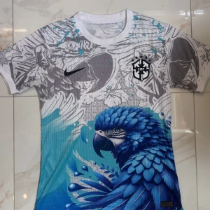 Brazil tröja player version - Riktigt lätt och hållbart material.