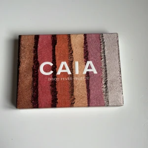 Caia disco fever palett - Säljer en oöppnad palett från Caia, pris kan diskuteras❤️