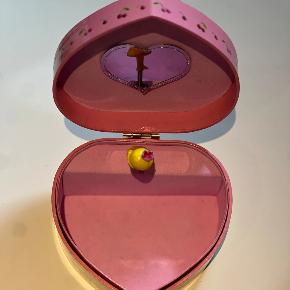 Hjärtformad smyckesask med prinsessmotiv - 4