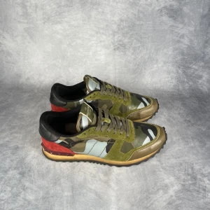 Valentino Rockrunner  - Skick: 7/10 | Tillbehör: Bara skorna | Nypris: +- 7000 SEK 