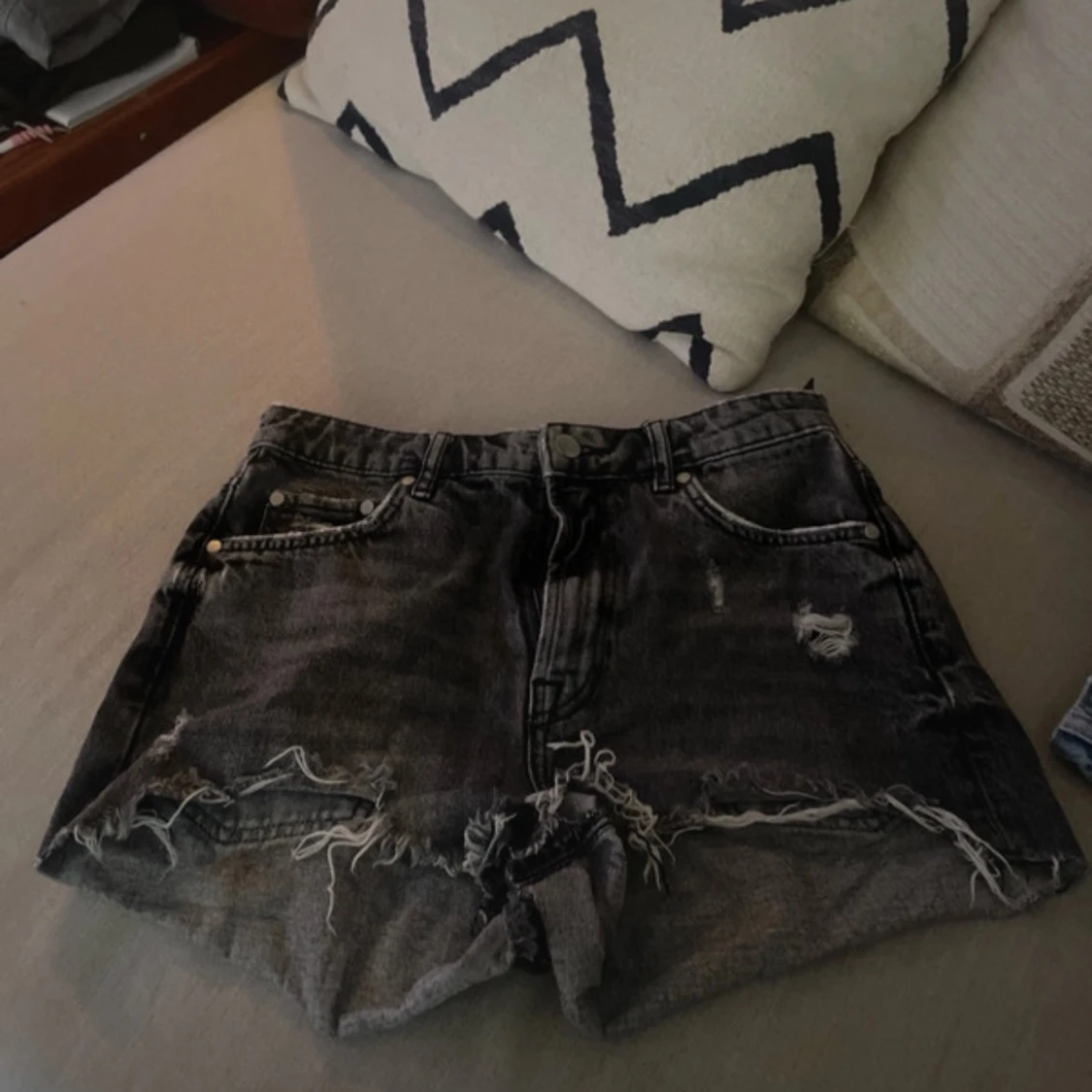 Grå jeansshorts