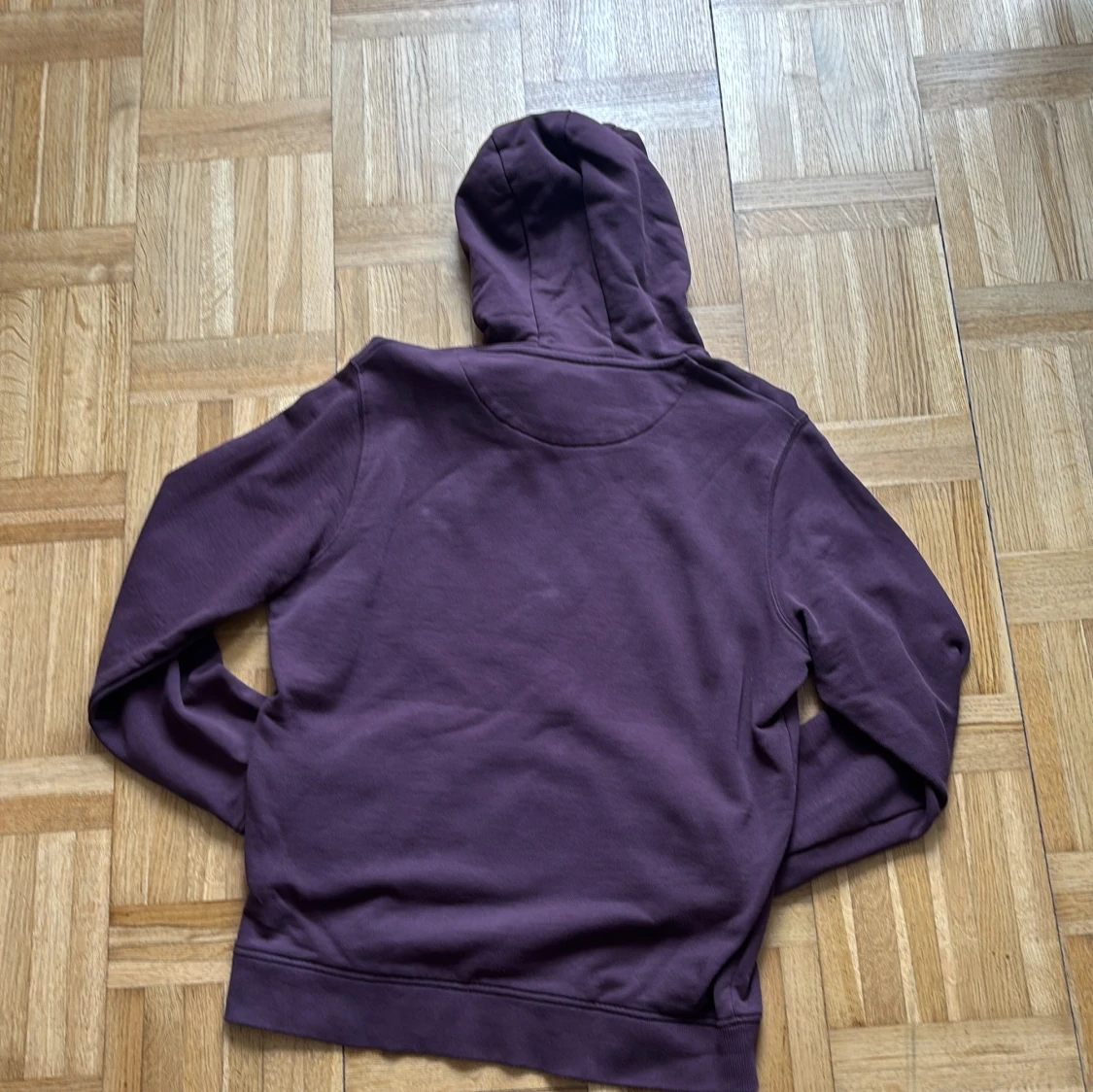 Lila hoodie från Lyle & Scott - 2