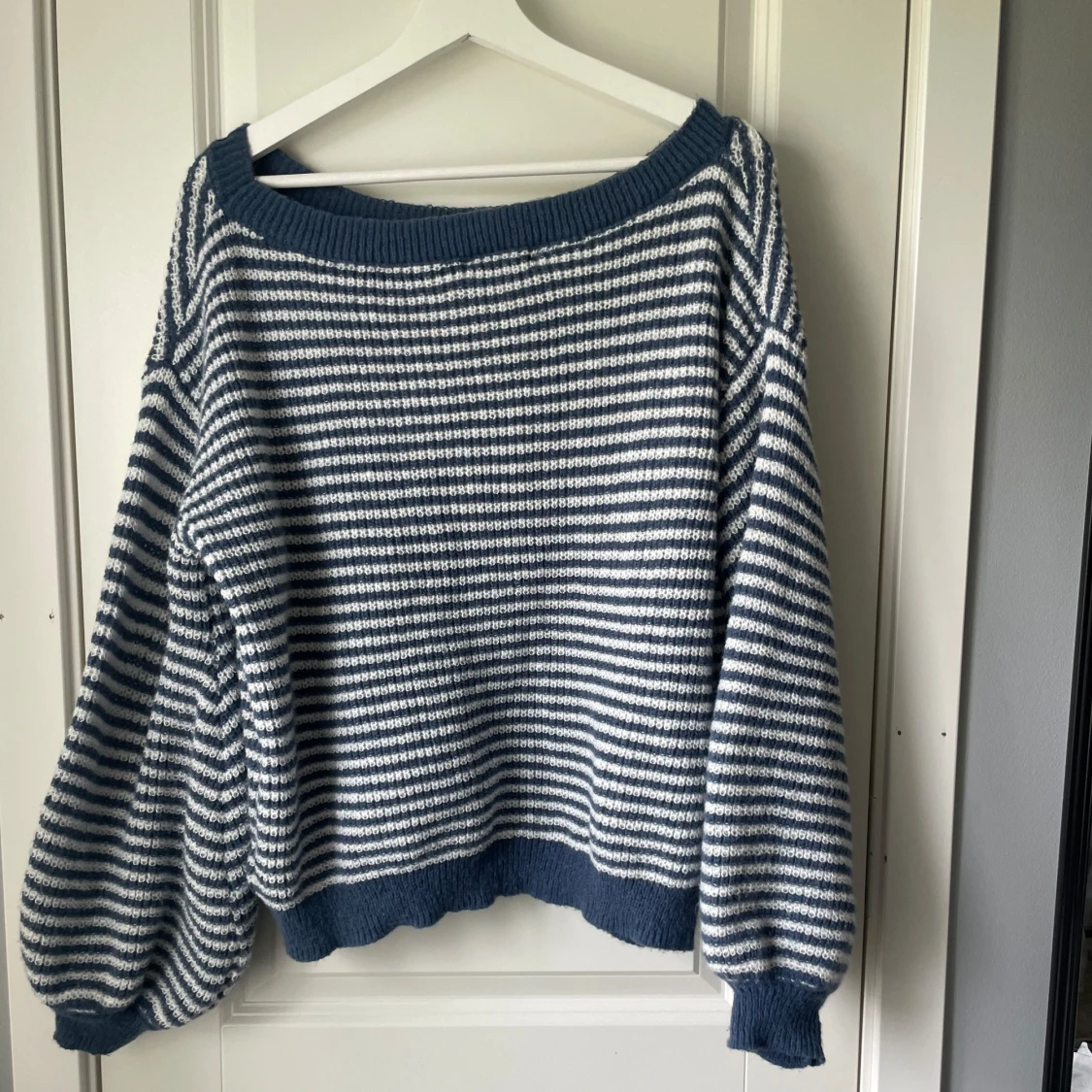 Randig stickad tröja 