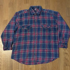 Vintage Flanell - En riktigt snygg vintage flanellskjorta i toppen skick.