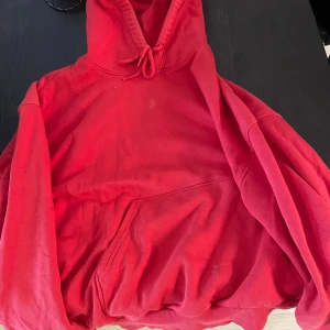 Röd hoodie weekday - Bra skick, herr storlek L