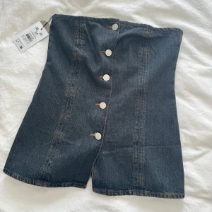 Envii topp - Denim topp från Envii i strl 36, nypris ca 900. Prislapp kvar!!