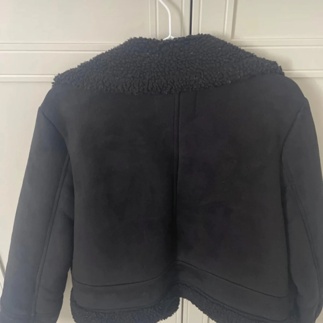 Svart teddyjacka från Stradivarius - 2