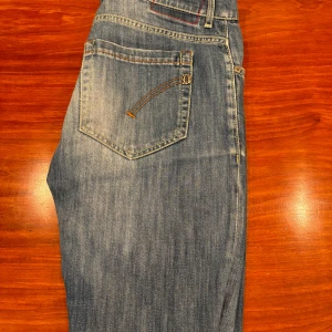 Dondup jeans - Dondup jeans storlek 32 passar 30
