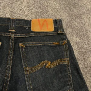 Nudie jeans  - Ett par helt nya Nudie jeans, som är mörkblåa. Pris kan diskuteras 