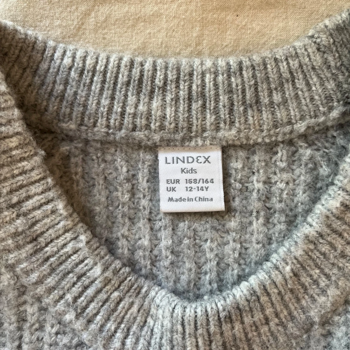 Grå stickad tröja från Lindex - 2