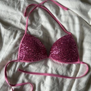 Bikini topp - JÄTTTE snygg men tyvärr förstår för mig!💕 från calzedonia och helt oanvänd! Toppen finns inte att köpa på hemsidan 